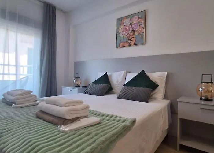 アパート Lazuli Center 161 - 100 M From The ラルナカ