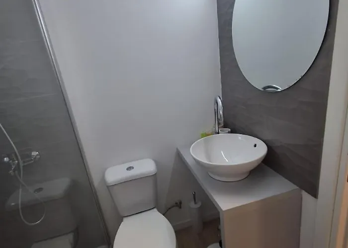 Lazuli Center 161 - 100 M From The アパート *